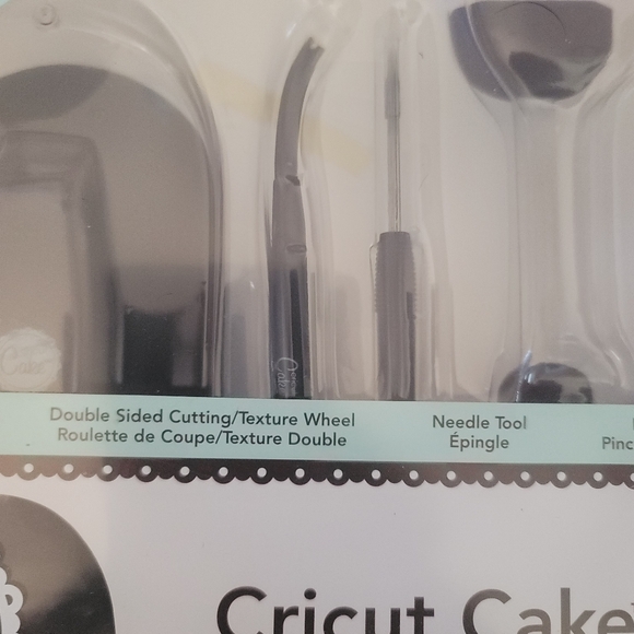 Cricut Cake Tool Kit - Picture 6 of 14
